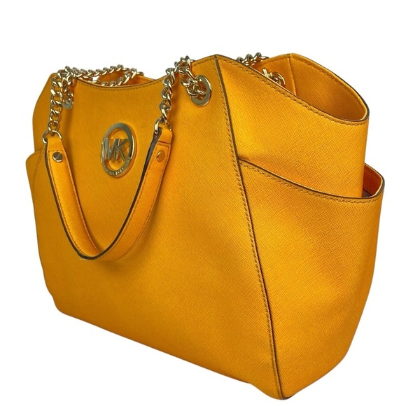 MICHAEL KORS Jet Set Large Saffiano Leather Shoulder Bag - $558. - Picture 3 of 12